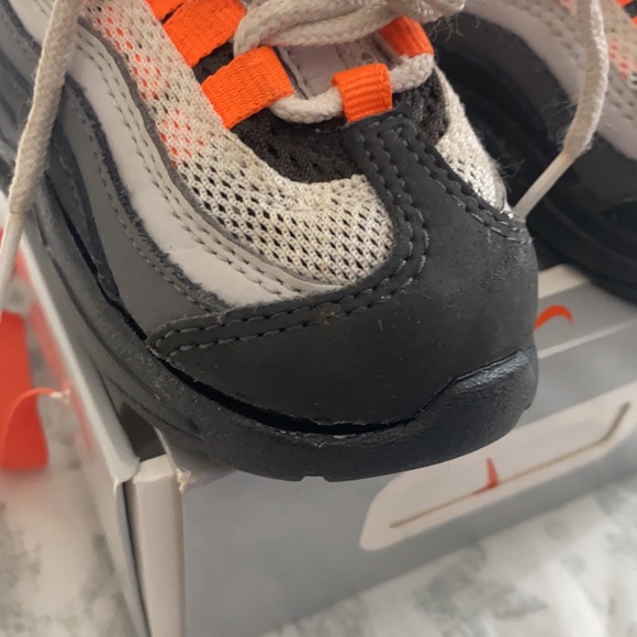 Baby airmax grey and orange used condition - Picture 4 of 4
